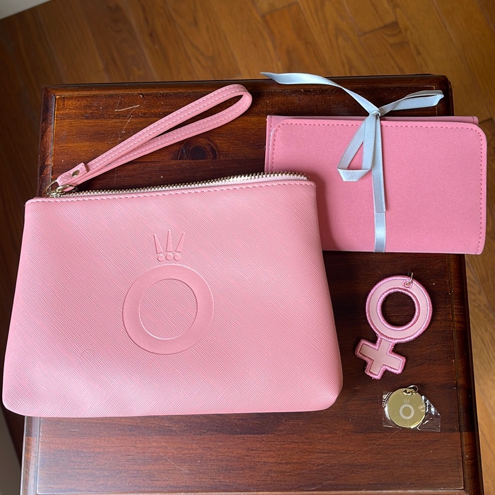 PANDORA Millie Bobby Brown LE Clutch Bag Wallet Coral Pink Jewelry Wristlet